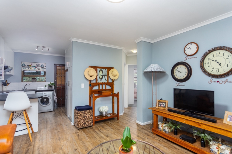2 Bedroom Property for Sale in Loevenstein Western Cape